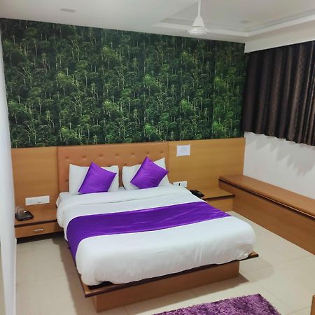 Hotel Globle Vadodara Eksteriør billede