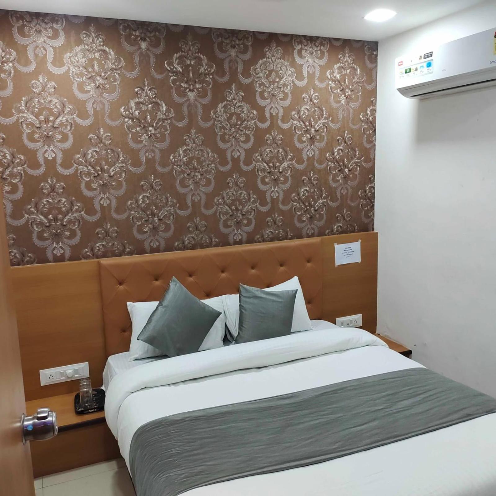 Hotel Globle Vadodara Eksteriør billede