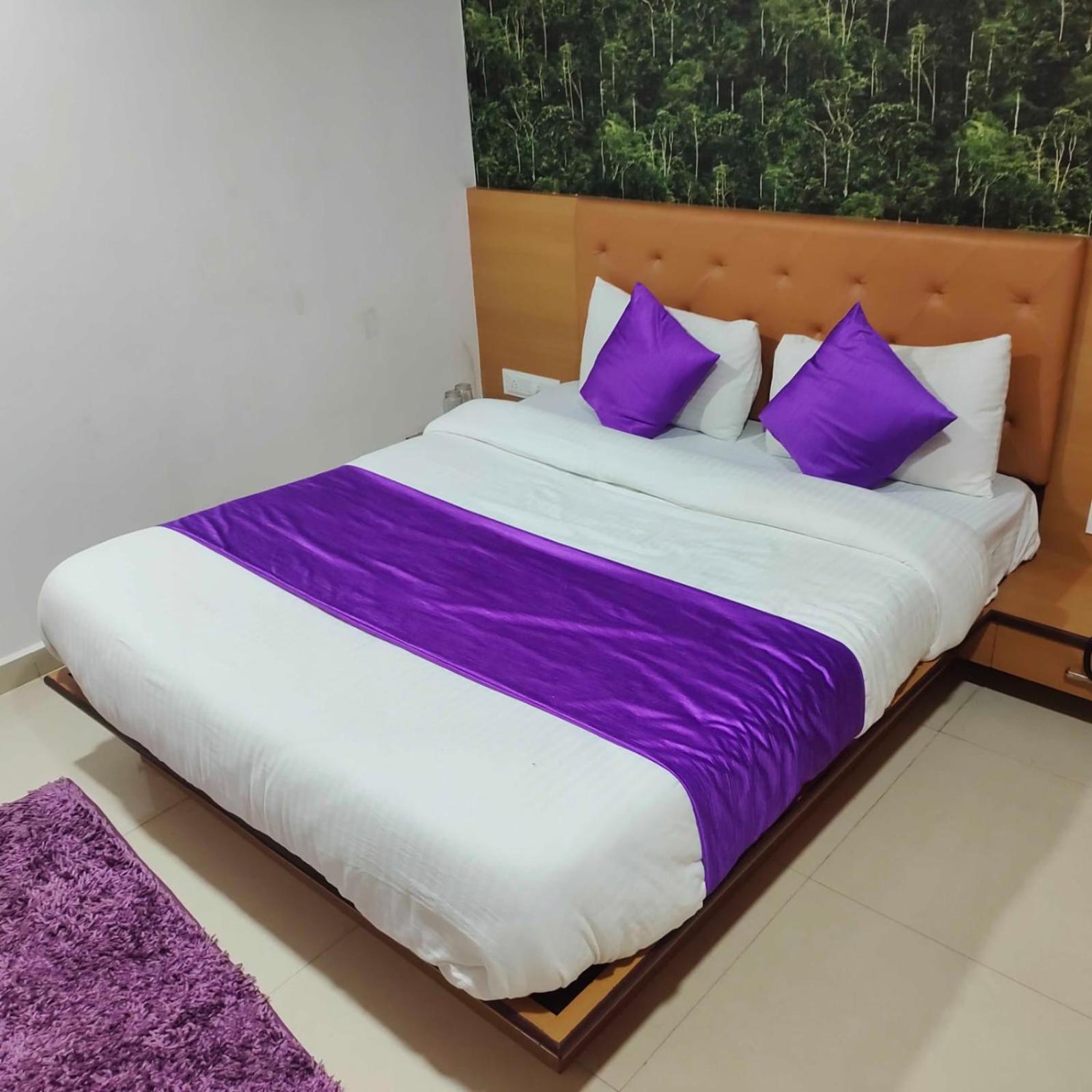 Hotel Globle Vadodara Eksteriør billede