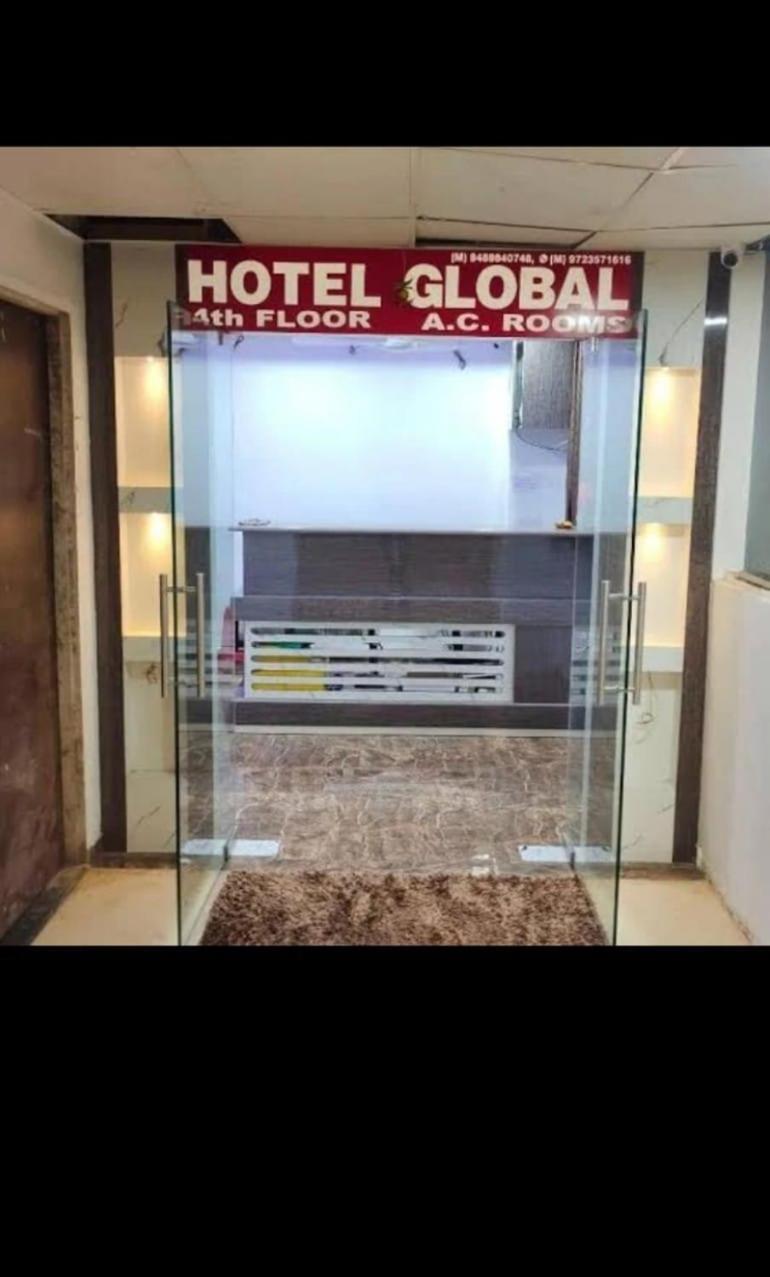 Hotel Globle Vadodara Eksteriør billede